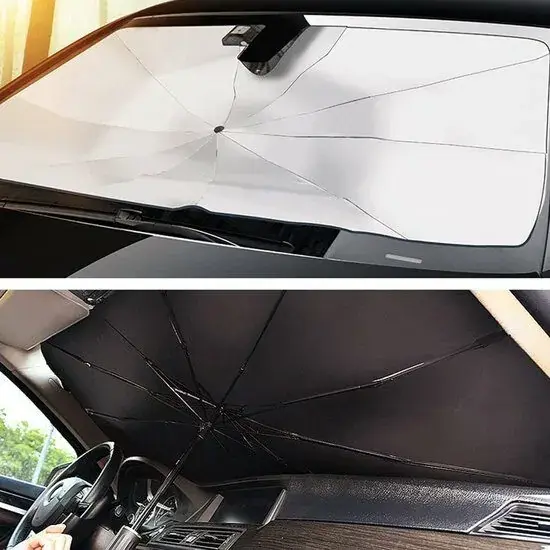 Paraplu-zonnescherm voor de autovoorruit, van buitenaf zilverkleurig en van binnenuit zwart met de opengevouwen baleinen